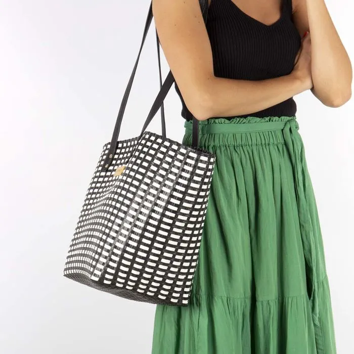 BLACK STRAW BAG FOR WOMAN ROOKS