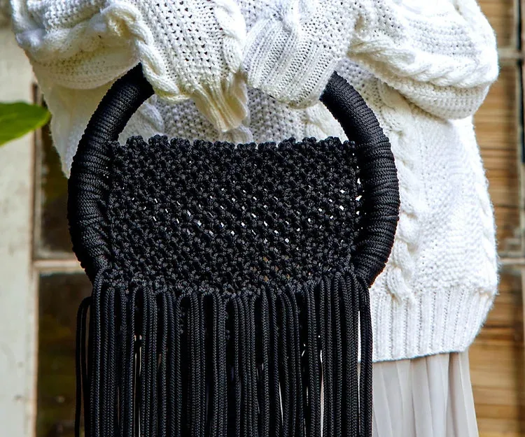 Circular hand-held Tassel bag