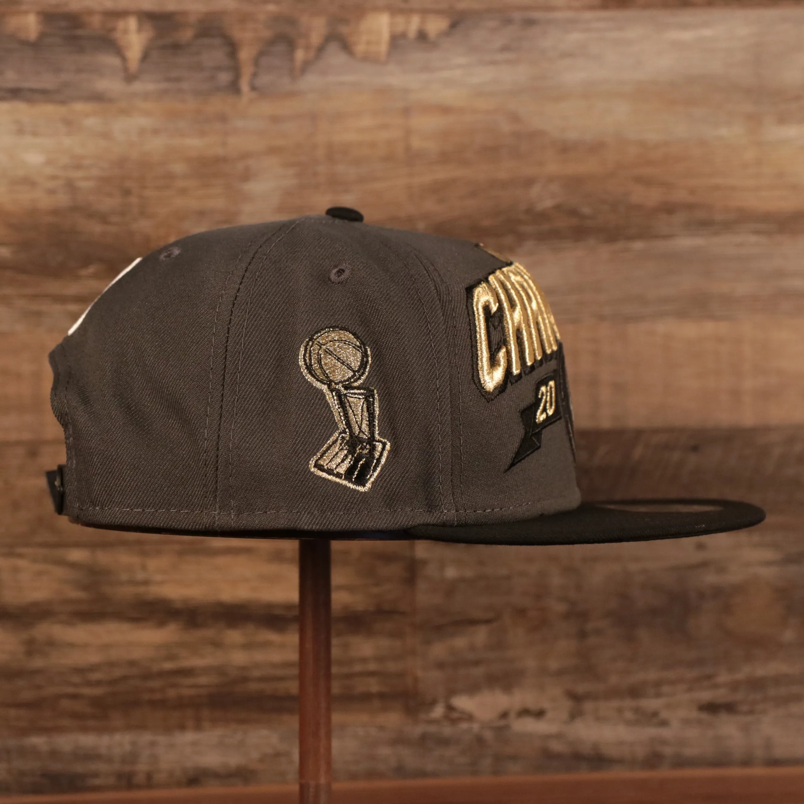 Milwaukee Bucks 2021 NBA Champions Trophy Locker Room 9Fifty Snapback Hat