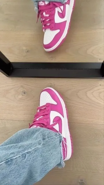 Nike Dunk Low 'Active Fuchsia' (GS)