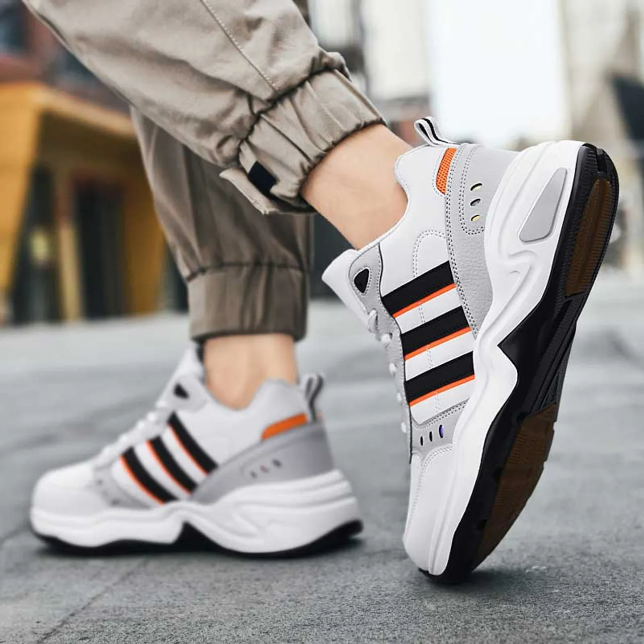 White triple stripe sport shoe sneaker 2519