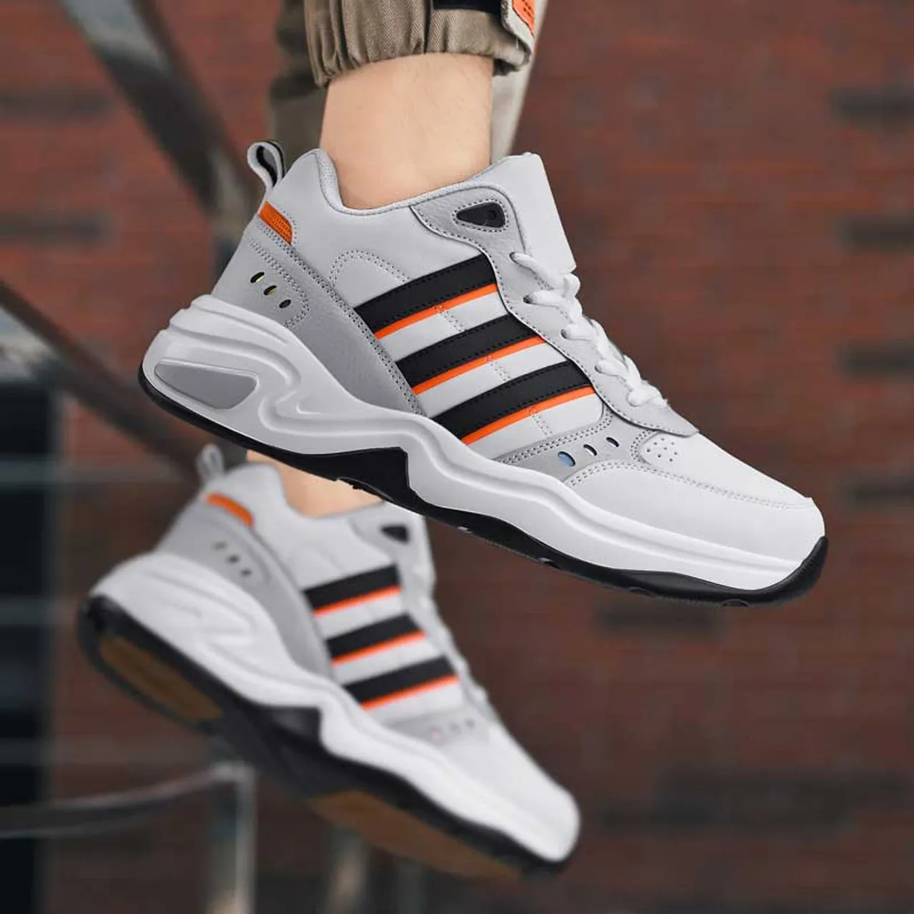 White triple stripe sport shoe sneaker 2519